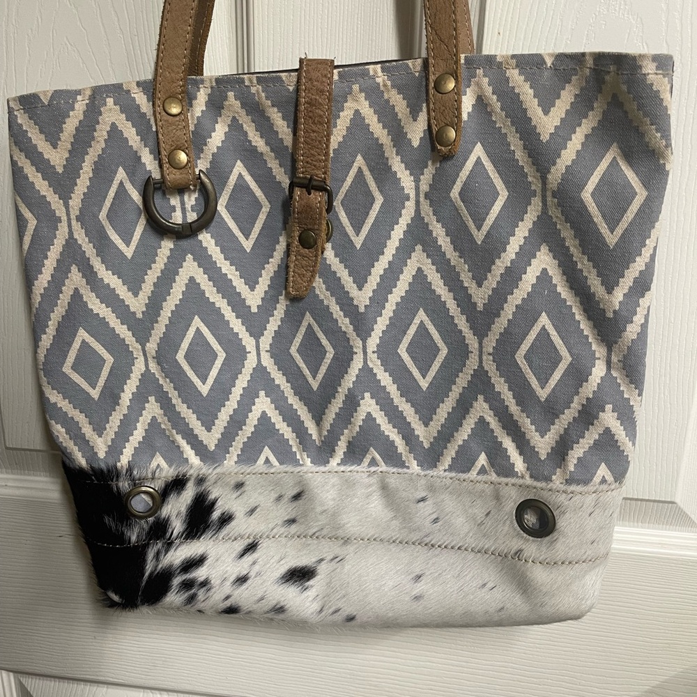 Myra Bag - Tote - Cowhide Canvas